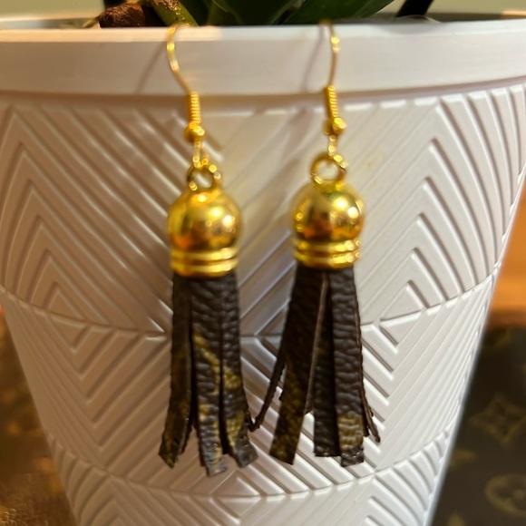 Tassel Earrings - Picture 3 of 4